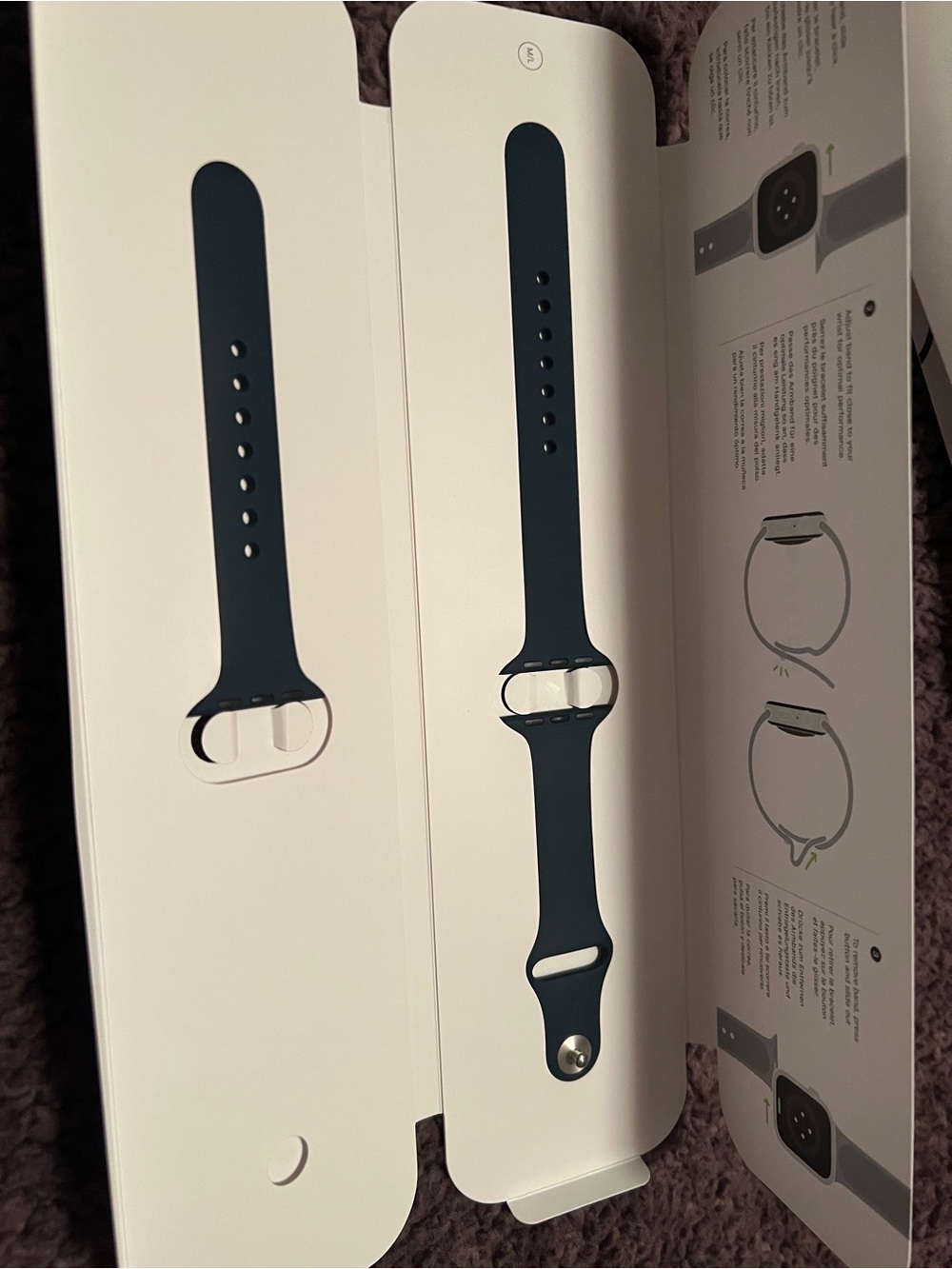 Apple Watch (100% Battery Heath) SE 40mm - Picture 4 of 12
